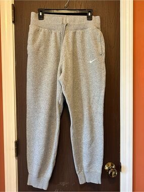 Nike Women’s Grey Sweat Pants